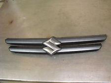 SUZUKI 72112-54GB0-ZJ3 - MOLDURA PARRILLA RADIADOR