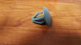 SANTANA 09409-12301 - CLIP FIJ TAPICERIA (GRIS)